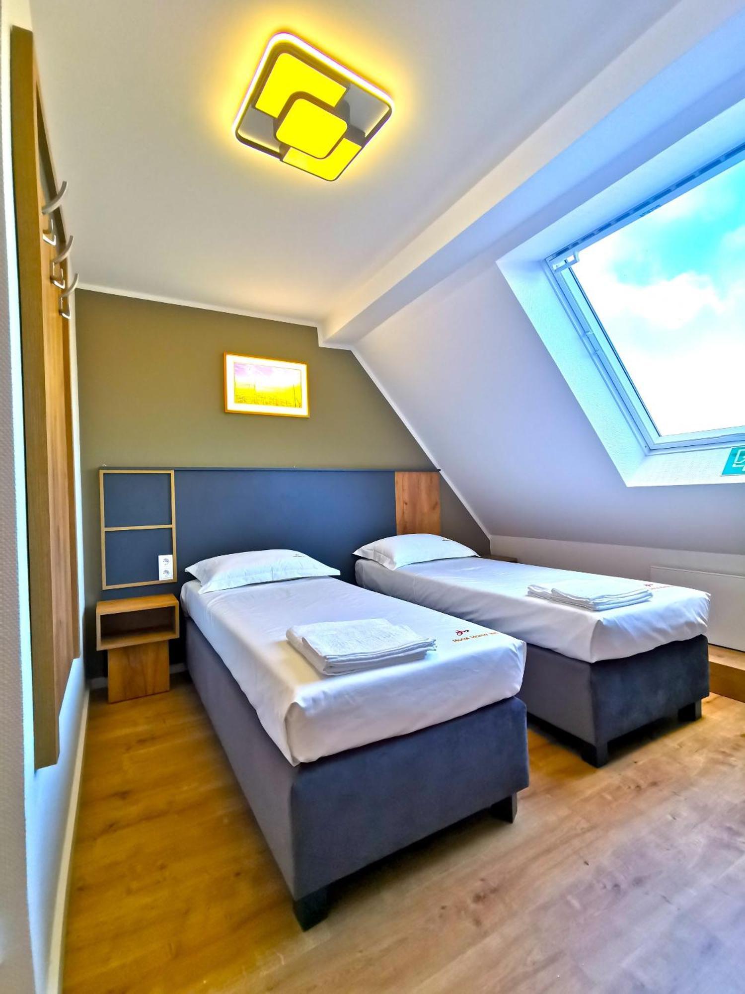 Home Inn Hotel Dormagen Εξωτερικό φωτογραφία
