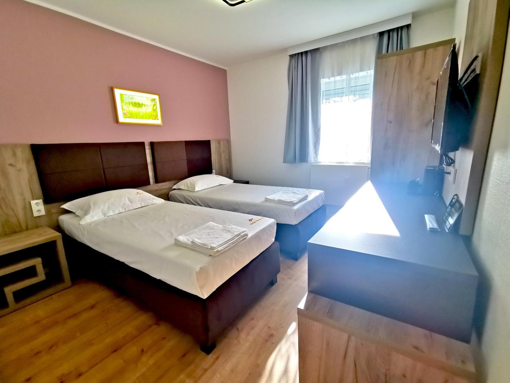 Home Inn Hotel Dormagen Εξωτερικό φωτογραφία
